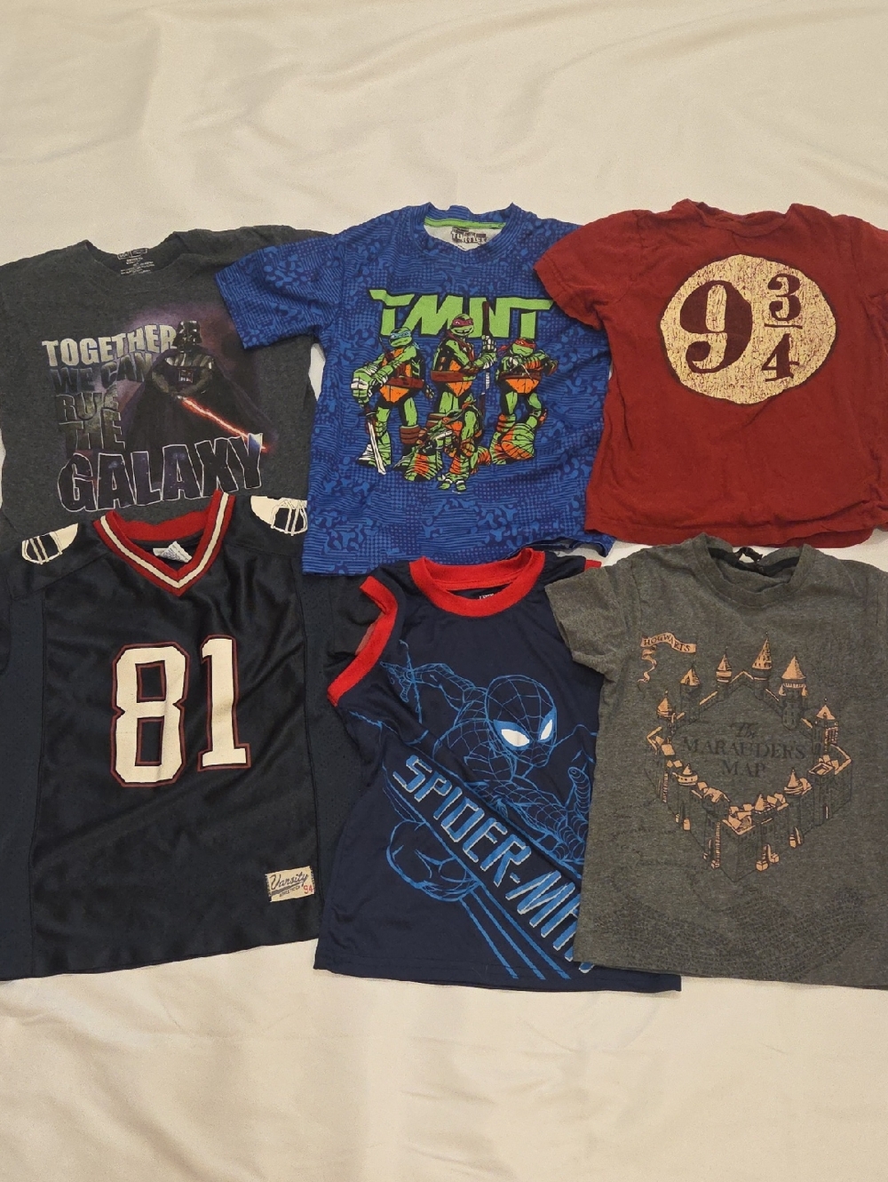 Harry Potter, Spider Man, And More Graphic Tees Size 6-7.